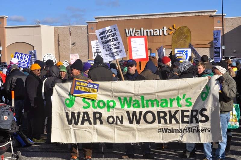 workers rally outside walmart
