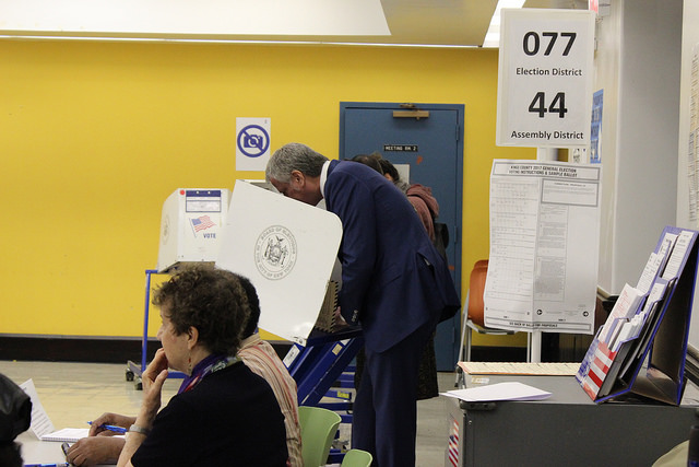 Mayor de Blasio voting