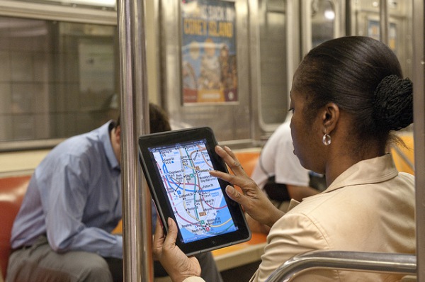 woman-tablet-subway