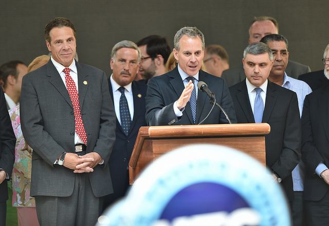 Cuomo Schneiderman wage rally