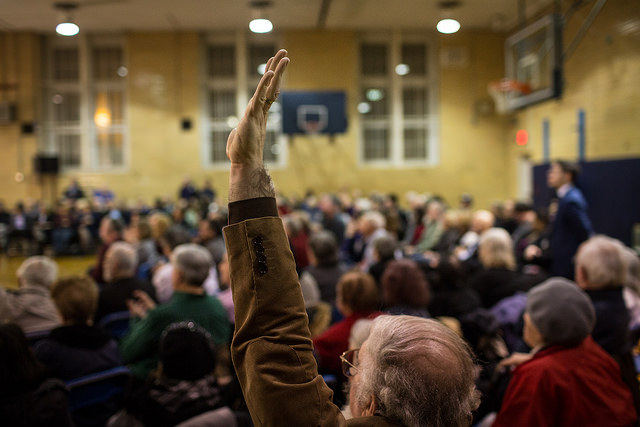 hand raised de blasio town hall