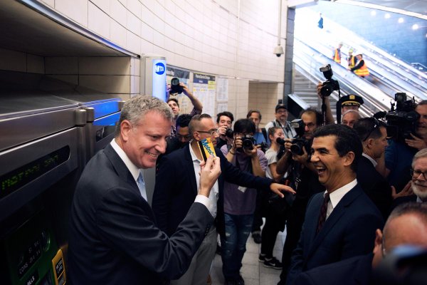 de blasio subway metrocard