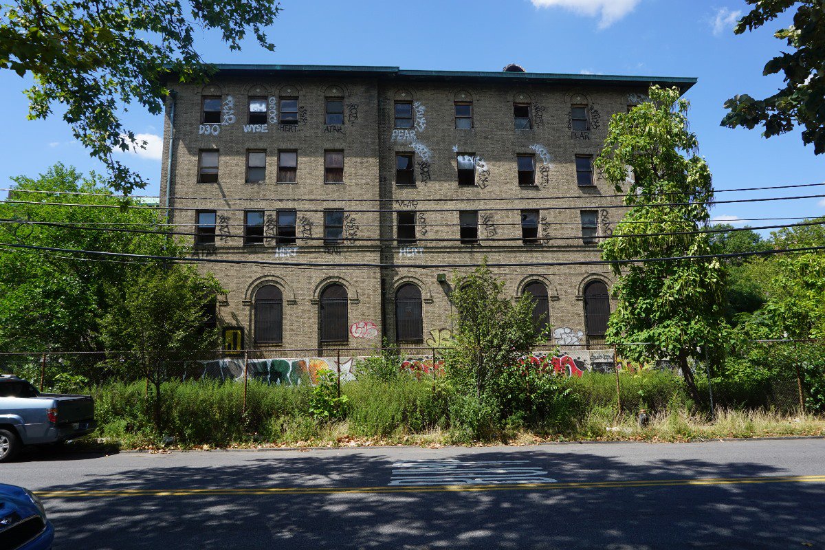 vacant bldg via hpd