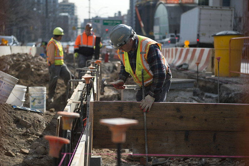 NYC's MTA keeps construction going during coronavirus crisis